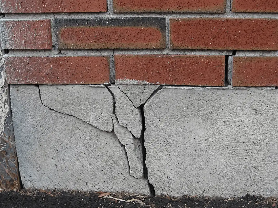Concrete foundation with serious structural damage in Orlando, FL